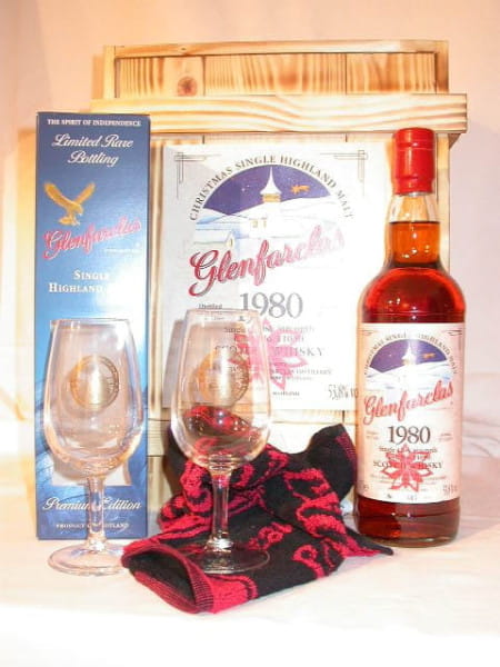 Glenfarclas 1980 Christmas Box mit 2 Nosing-Gläsern und Bartuch