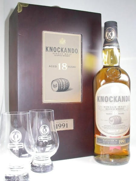 Knockando 18 Jahre 1991 Holzkiste mit 2 Gläsern 43%vol. 0,7l