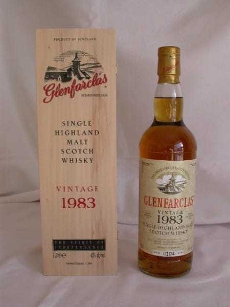 Glenfarclas 1983 in Holzkiste 43%vol. 0,7l